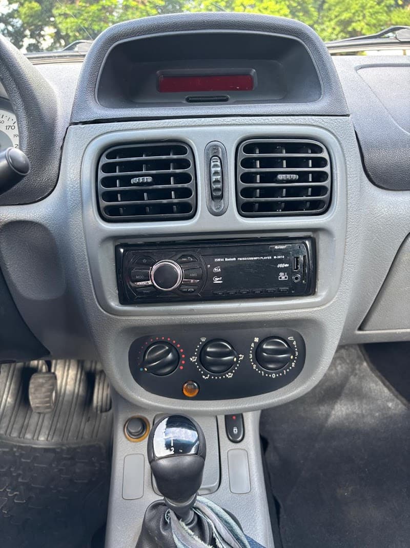 Renault Clio 1.0 16V - Foto 9