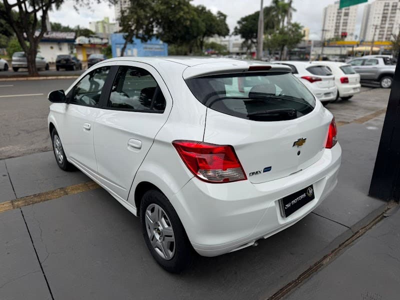 Chevrolet Onix Joy 1.0 - Foto 9